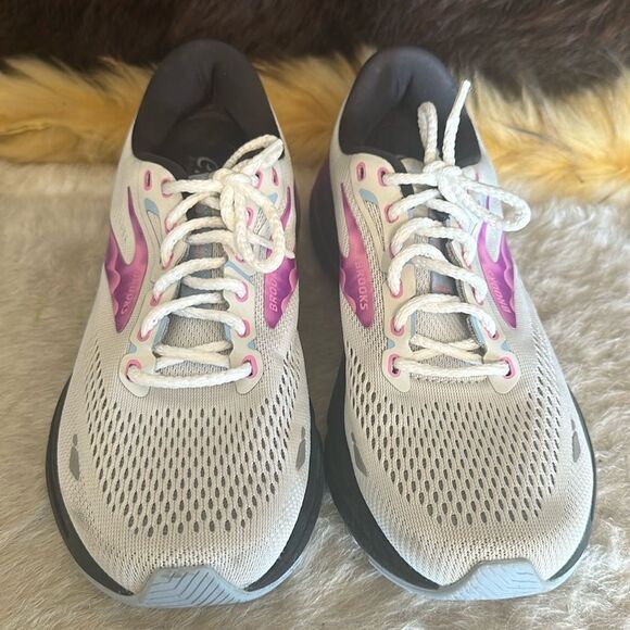 Brooks athletic shoes 8.5/7.5 see note (5520) - Picture 1 of 8